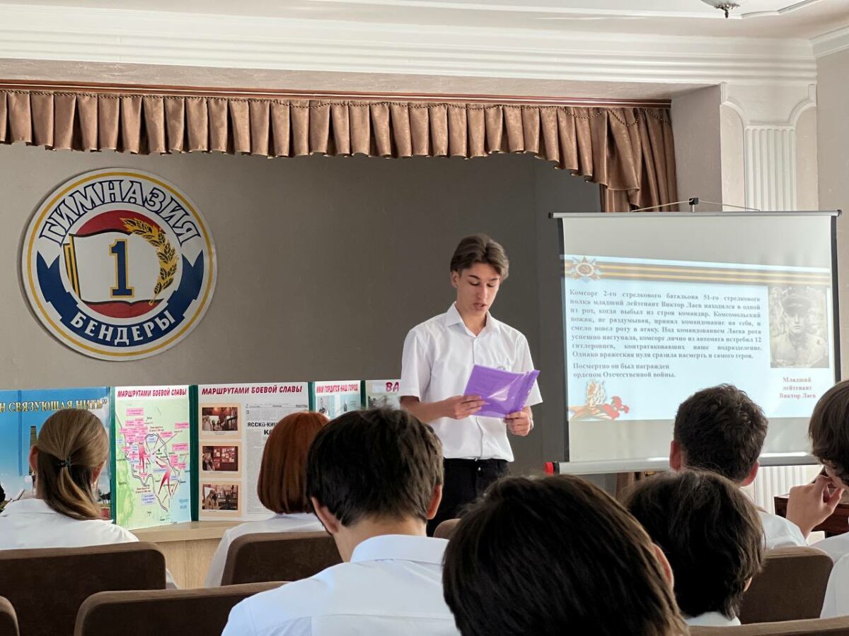 photo_5287428663970756614_y