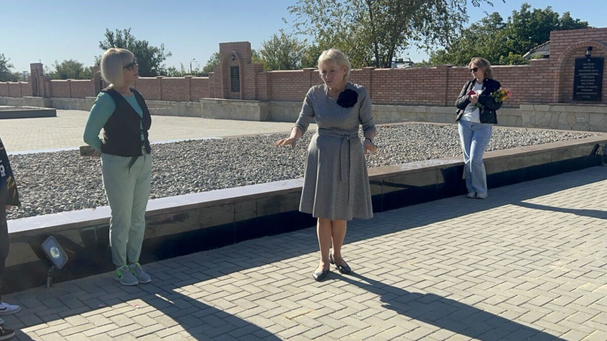 photo_5456149500642064764_y