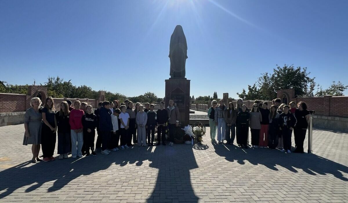 photo_5456149500642064765_y