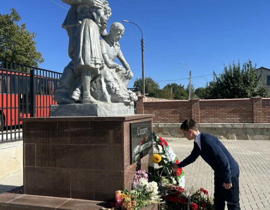 photo_5456149500642064771_y