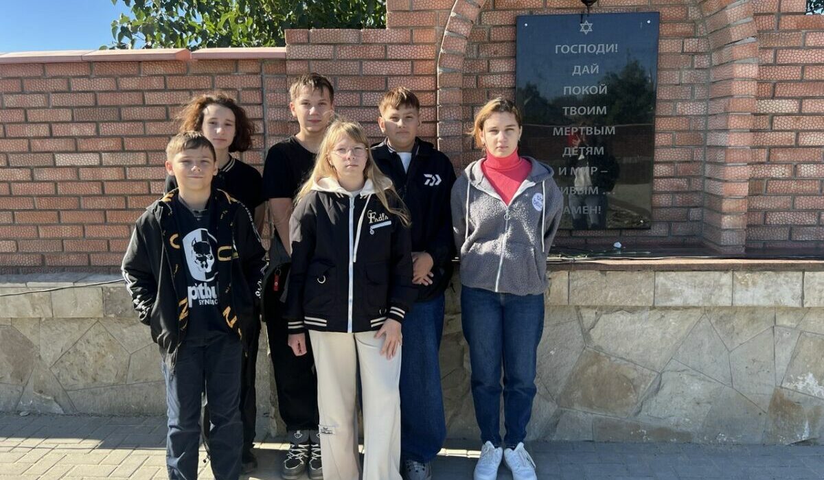 photo_5456149500642064772_y