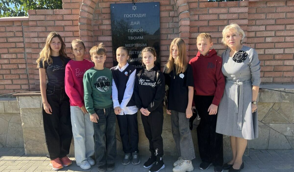 photo_5456149500642064775_y