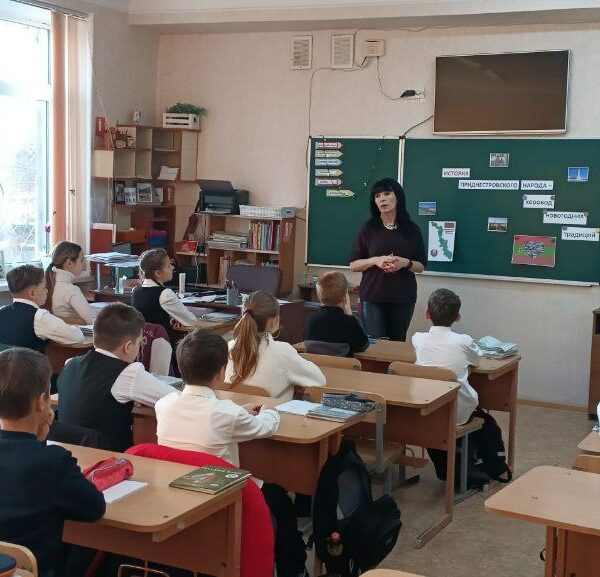 photo_5422814034668491085_y